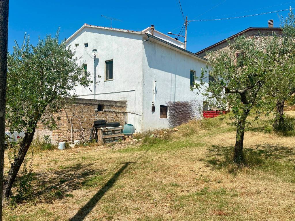 Villa a Gualdo cattaneo in Via Monastero, 5 - Foto 3