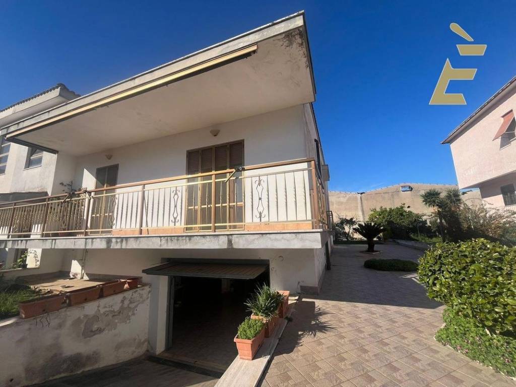 Villa a Aprilia in Via Caltanissetta, 3 - Foto 2