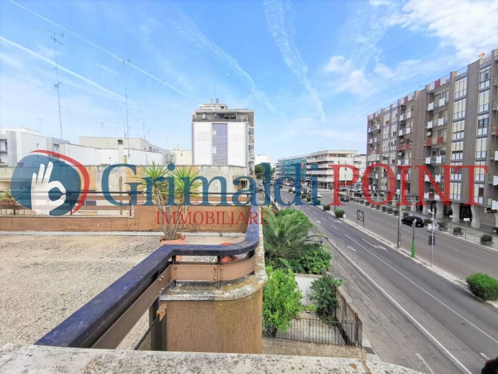 Attico / mansarda a Lecce in Viale G. Leopardi, 39 - Foto 2