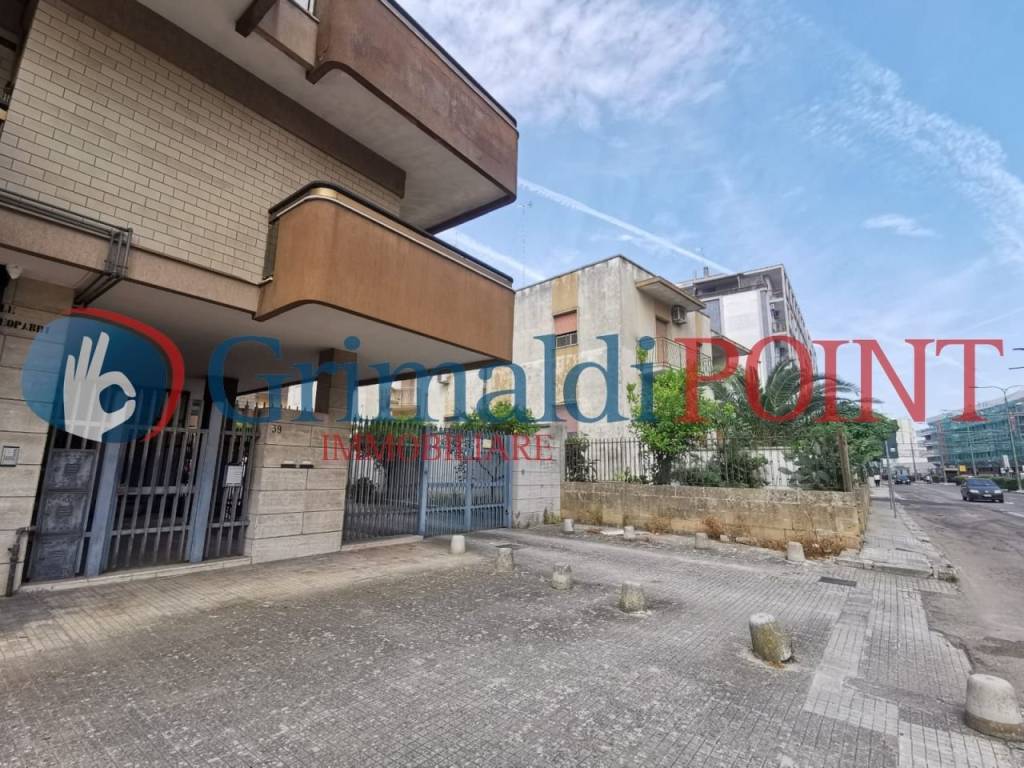 Attico / mansarda a Lecce in Viale G. Leopardi, 39 - Foto 3