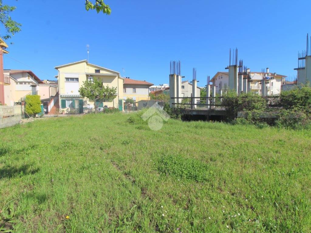 Terreno a Giulianova in Via Tordino, 13 - Foto 2