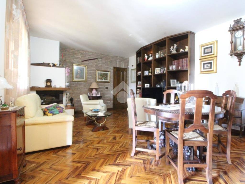 Villa a Castelnuovo rangone in Via S. Zeno - Foto 5