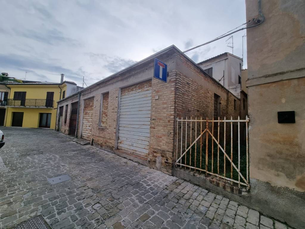 Box / garage a Corridonia in Via Sigismondo Martini - Foto 2