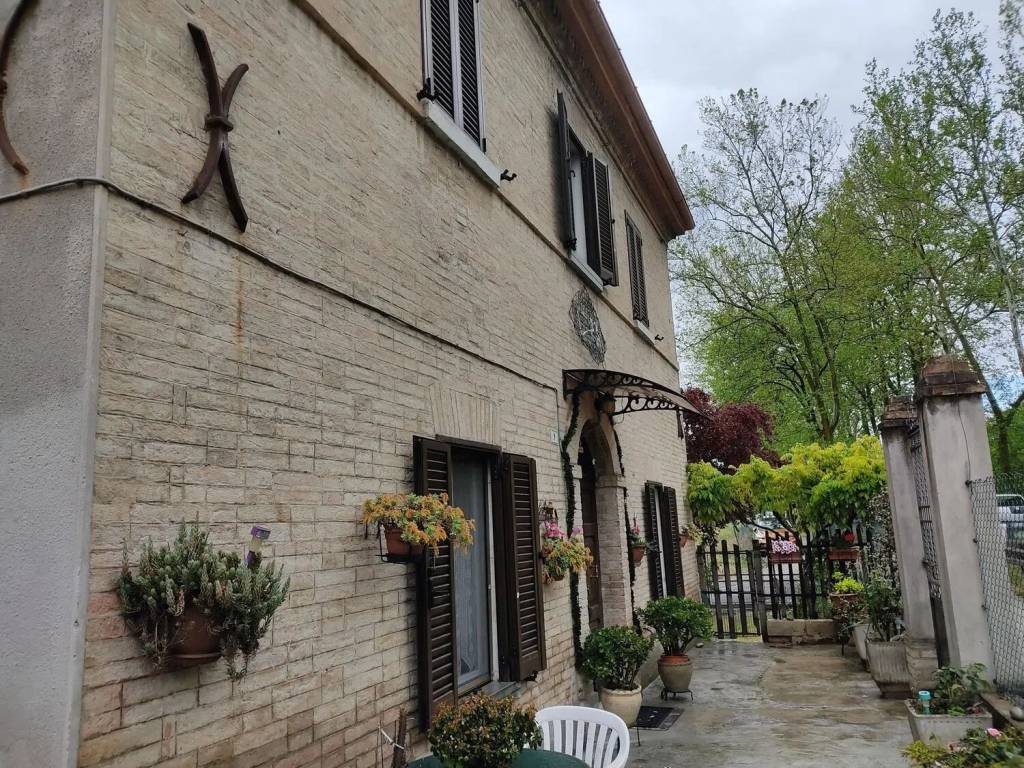 Villa a Urbania in Via Provinciale Metaurense S.N.C. - Foto 3