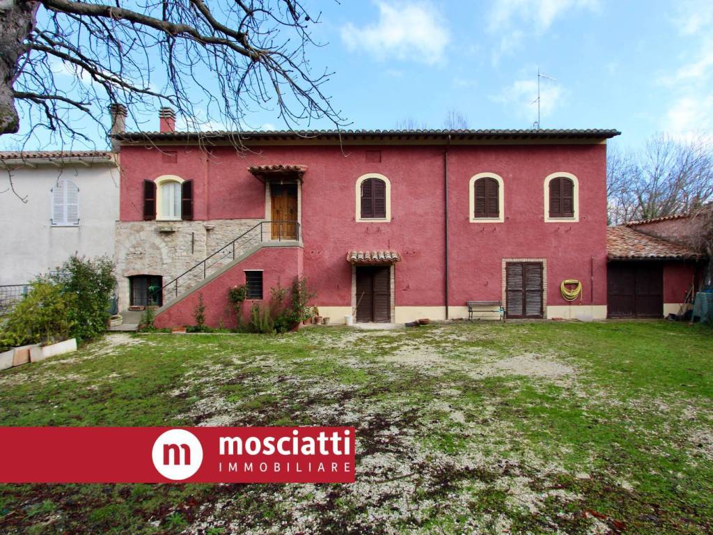 Casa indipendente a Esanatoglia in Via Sfercia, 28 - Foto 4