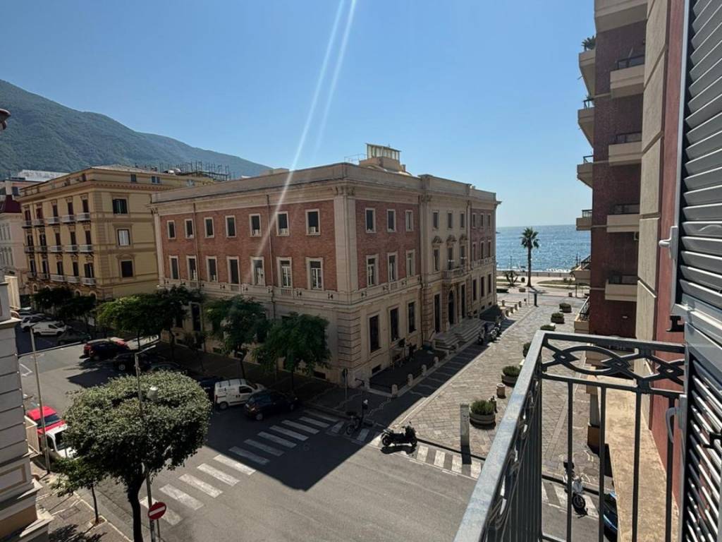 Appartamento a Castellammare di stabia in Piazza Giacomo Matteotti - Foto 2