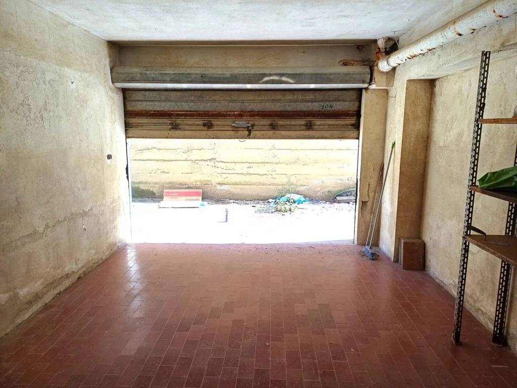 Box / garage a Soverato in Via C. Amirante, 45 - Foto 4