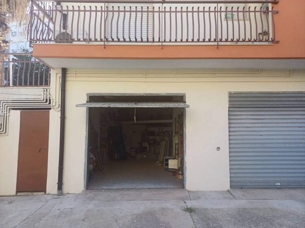 Box / garage a Soverato in Via Don Carlo De Cardona, 2 /A - Foto 5