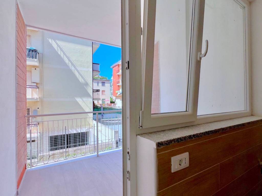 Appartamento a Spotorno in Viale Europa - Foto 3