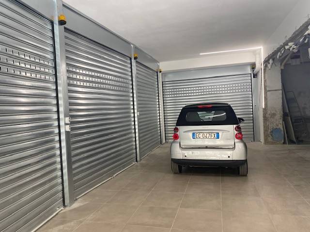 Box / garage a Salerno in Via Michele Vernieri, 149 - Foto 3