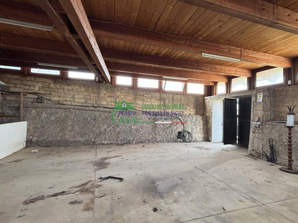 Box / garage a Santa croce camerina in circonvallazione pezza - Foto 2