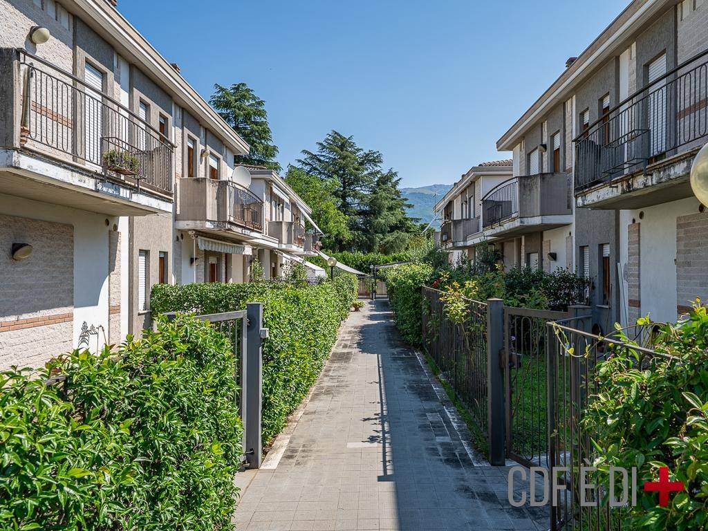 Villa a Rieti in Via Renzo De Felice - Foto 3
