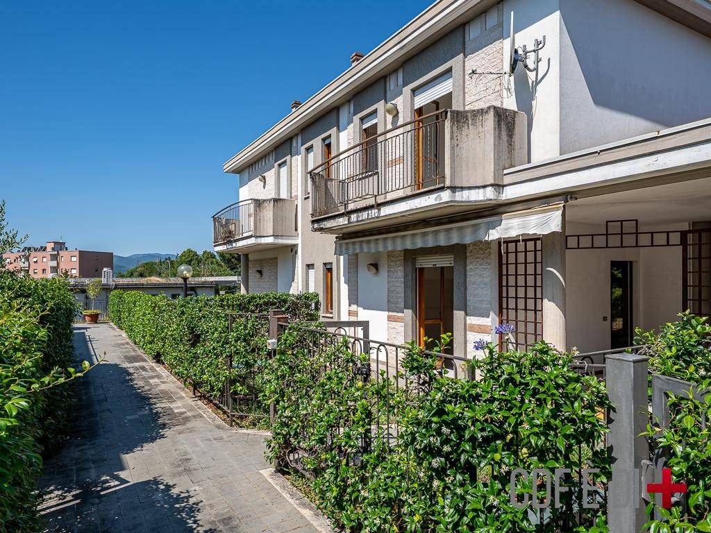 Villa a Rieti in Via Renzo De Felice - Foto 4