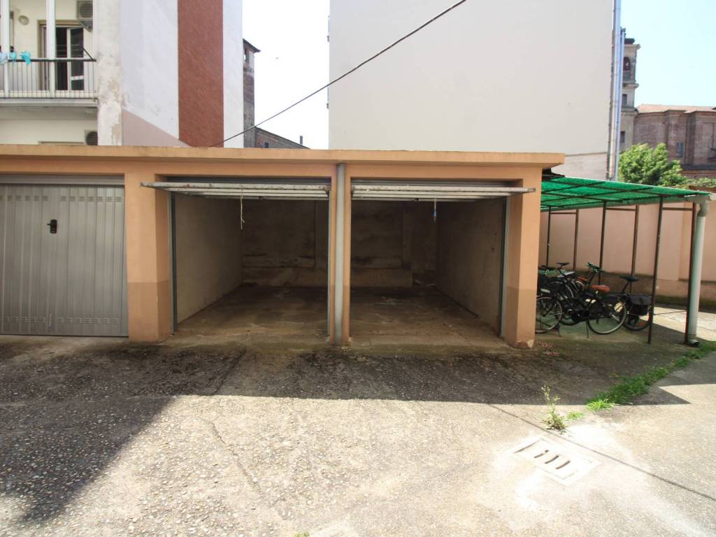Box / garage a Vercelli in Via Carlo Filippa di Martiniana, 22 - Foto 2