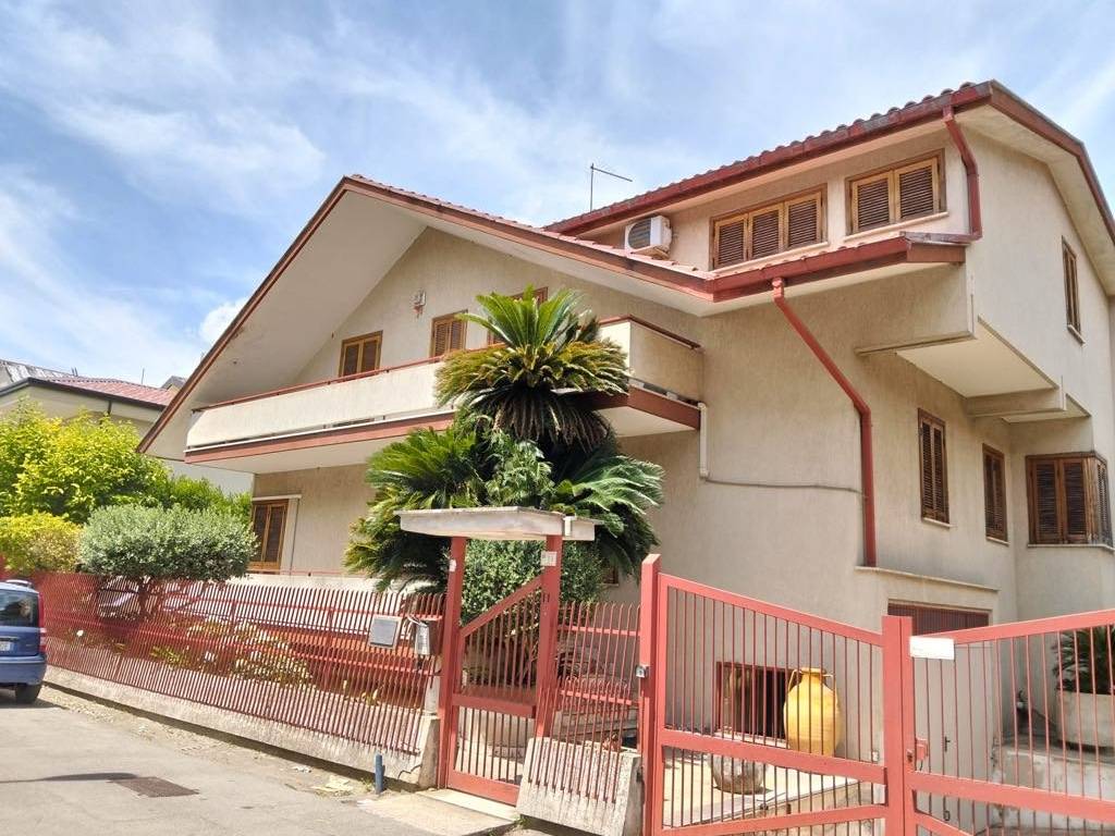 Palazzo / stabile a Marcianise in Via Curzio Malaparte - Foto 2