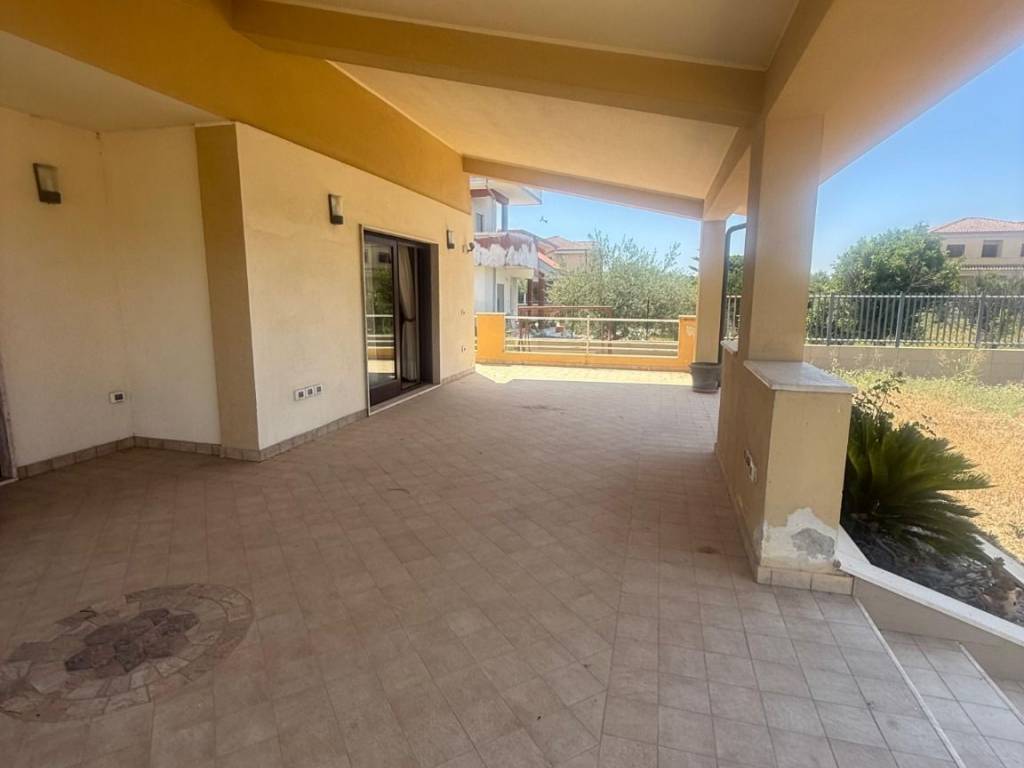 Villa a Crotone in Via delle Conchiglie - Foto 4