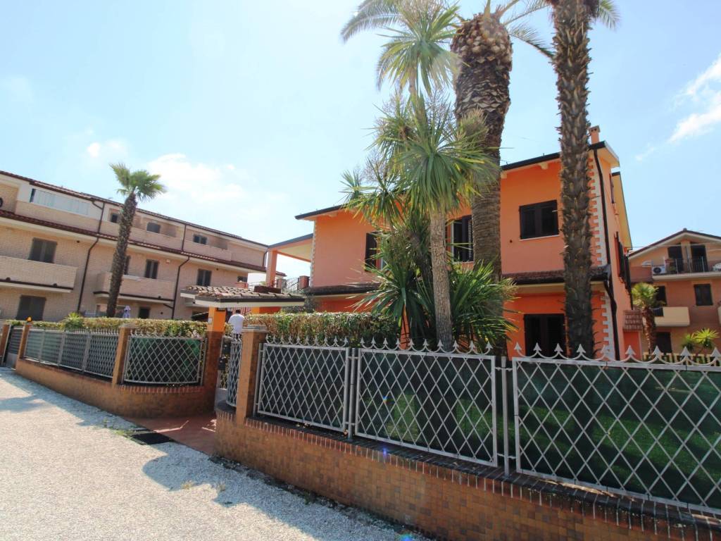 Appartamento a Montecosaro in Via Alessandro Manzoni, 7 - Foto 3