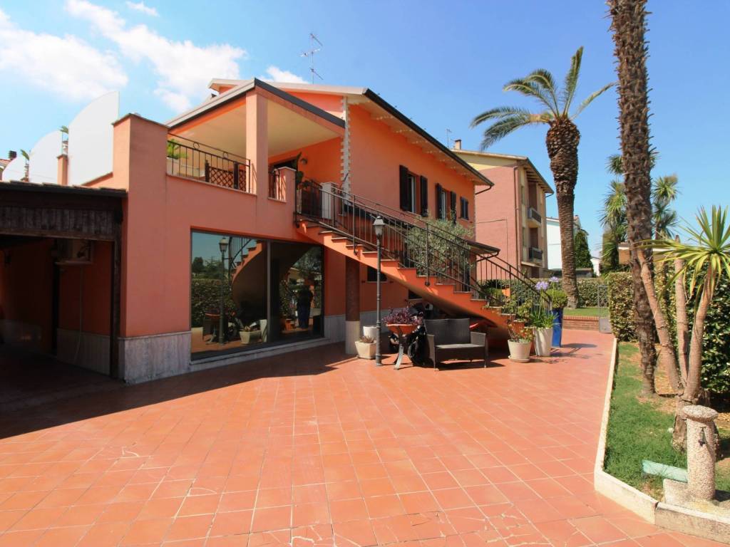 Appartamento a Montecosaro in Via Alessandro Manzoni, 7 - Foto 5
