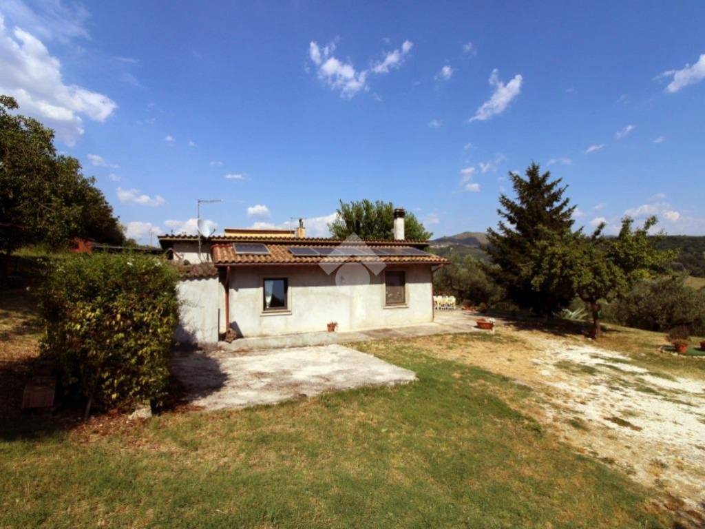 Casa indipendente a Montopoli di sabina in VIA PANTANI, 40 - Foto 2