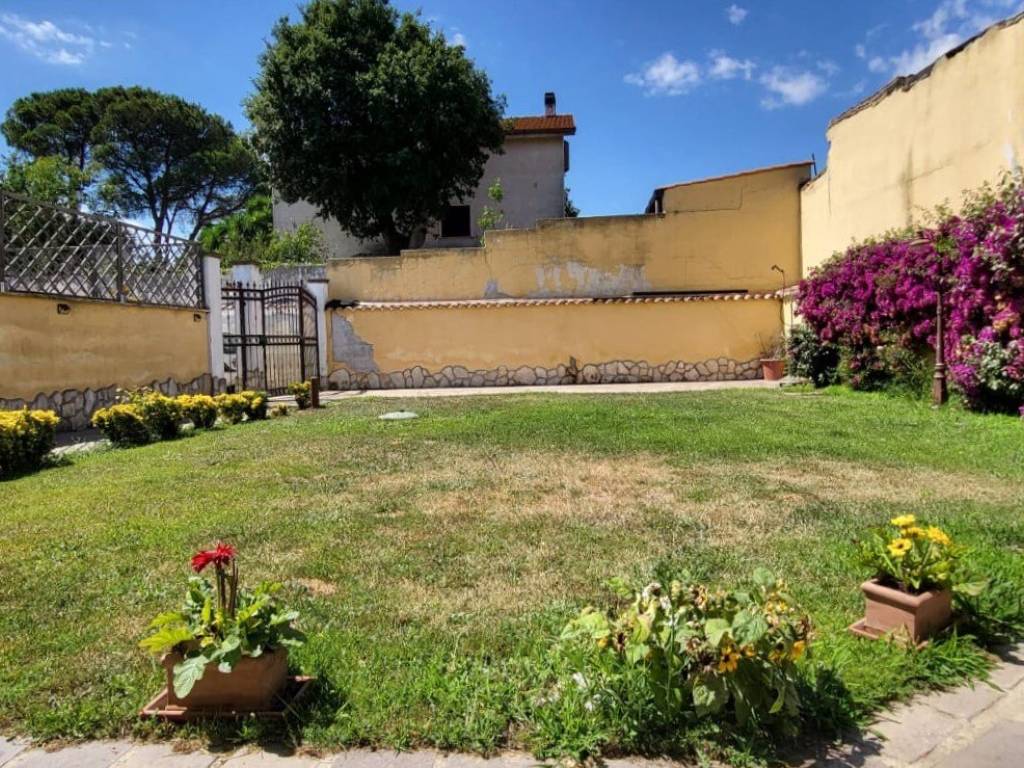 Villa a Aprilia in Via Torbido - Foto 2