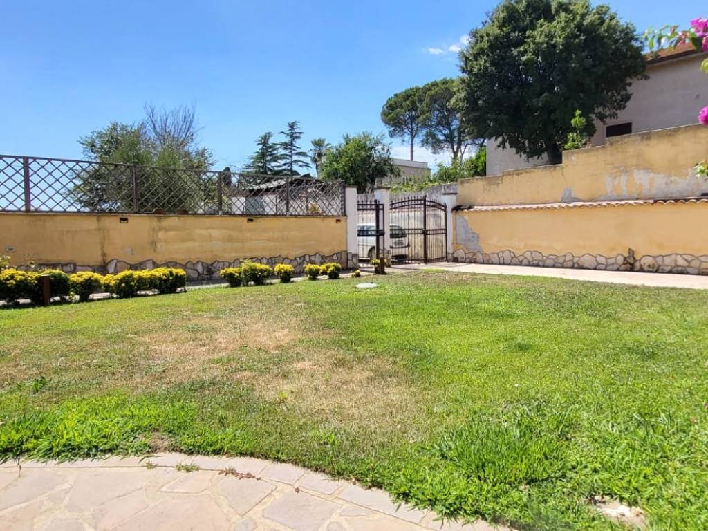 Villa a Aprilia in Via Torbido - Foto 3