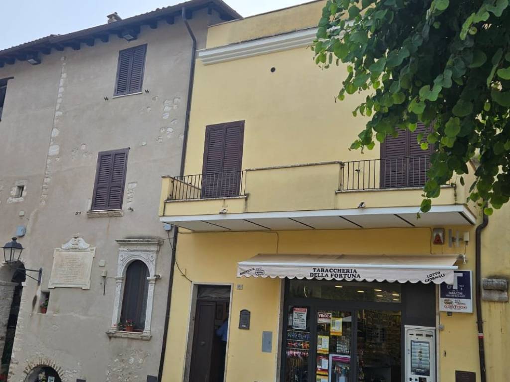 Casa indipendente a Sermoneta in Piazza del Popolo, 6 - Foto 2