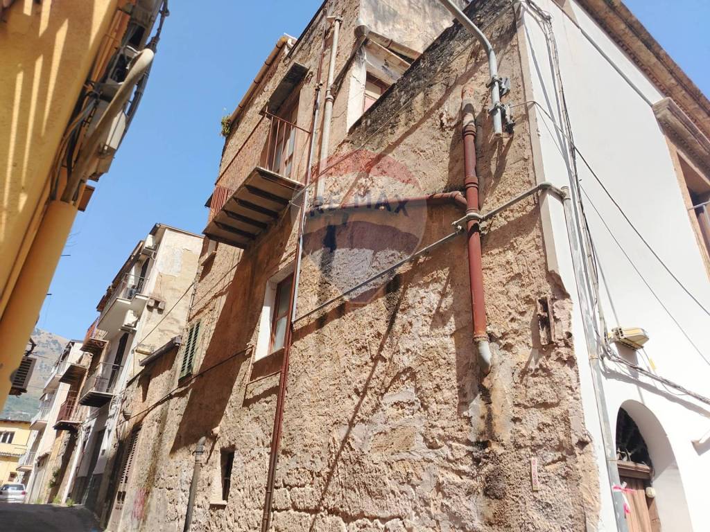 Casa indipendente a Carini in via Rosolino Pilo, 31 - Foto 2