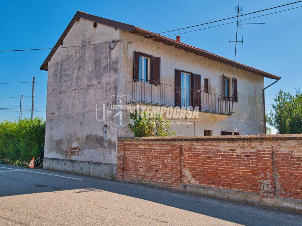 Casa indipendente a Borgolavezzaro in Via Tornaco - Foto 3