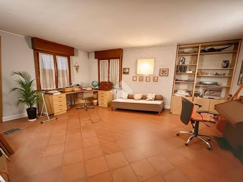 Villa a Castiglione delle stiviere in Via Bernardo Ordanino, 46 - Foto 2