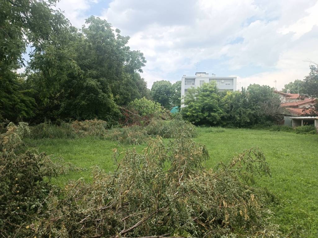 Terreno a Pordenone in Via dello Stadio, 9 - Foto 4
