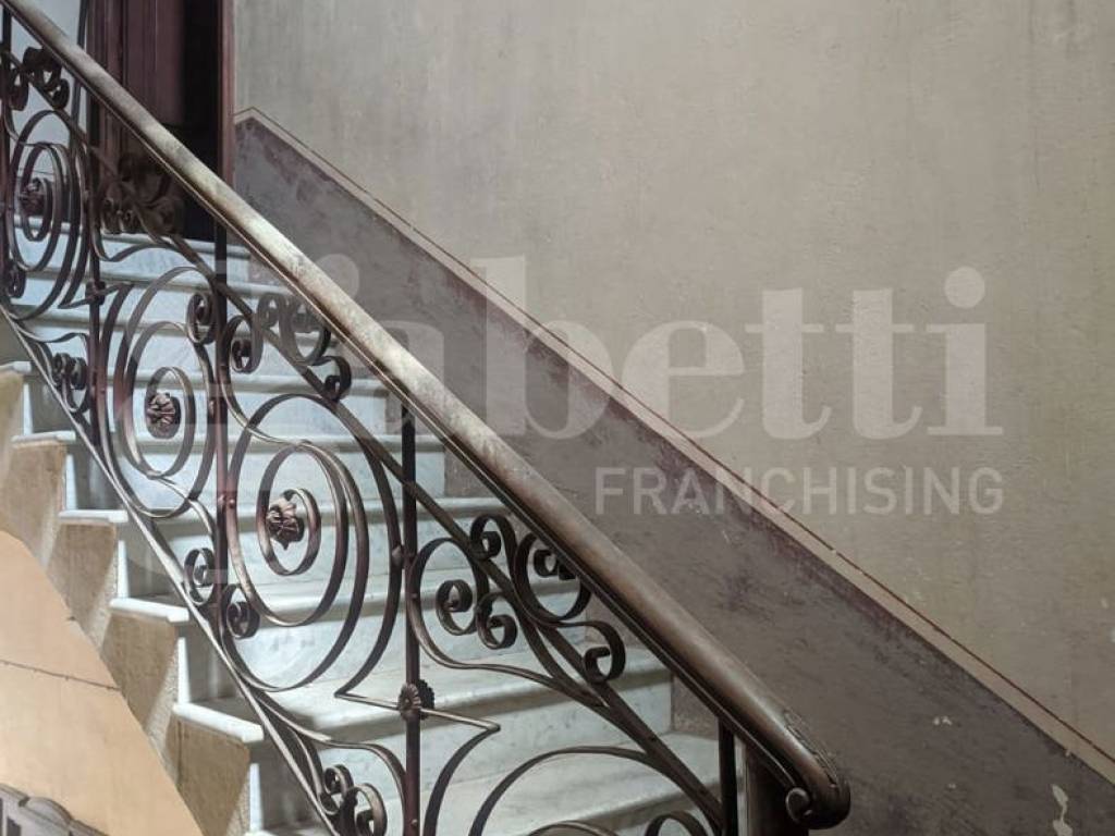 Palazzo / stabile a Oristano in VIA PARPAGLIA , 16 - Foto 2