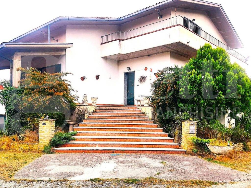 Villa a Avezzano in VIA BORGO INCILE, SNC - Foto 2