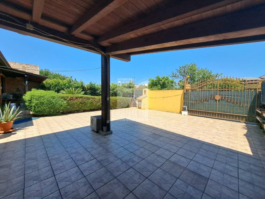 Villetta a schiera a Crotone in Via delle Begonie - Foto 5