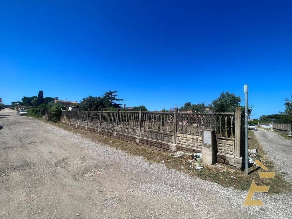 Terreno a Aprilia in VIA DEGLI EUCALIPTI - Foto 4