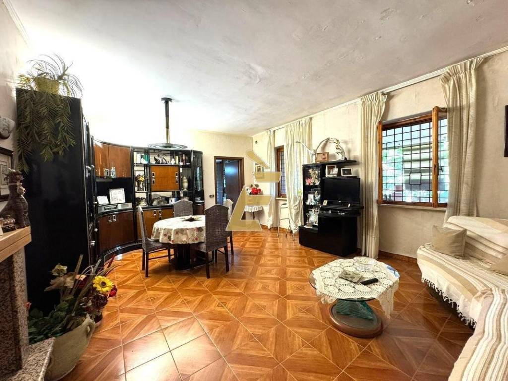 Villa a Aprilia in Via Agostino Depretis, 10 - Foto 3