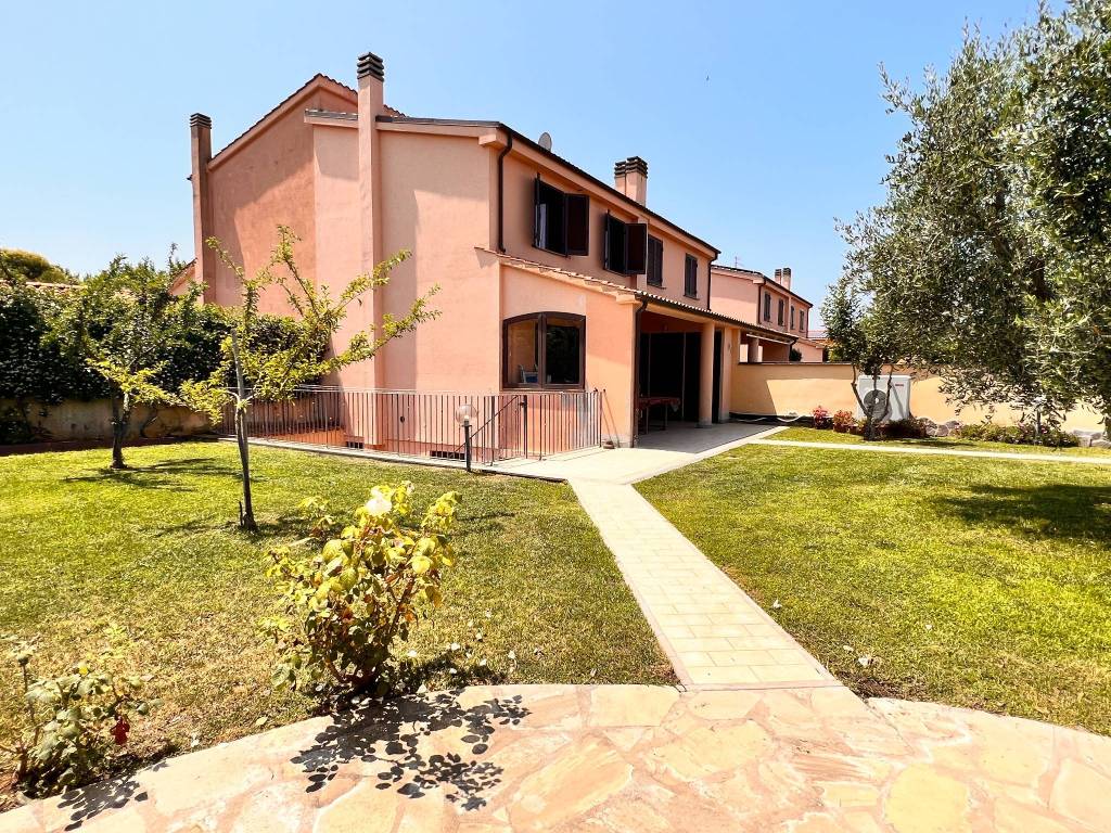 Villa a Montalto di castro in Località Torre di Maremma - Foto 3