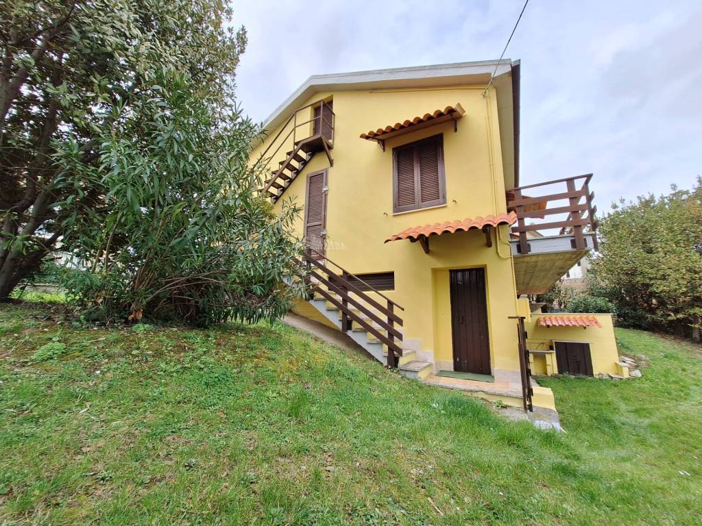 Casa indipendente a Castorano in Contrada rocchetta - Foto 3
