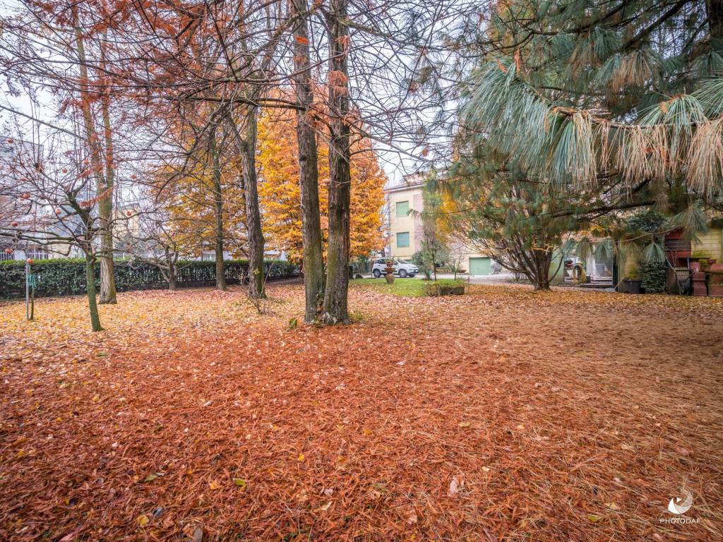 Terreno a Castelnuovo rangone in Via Martiri della Libertà - Foto 2