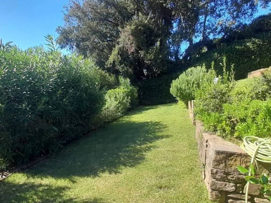 Appartamento a Castiglione della pescaia in Via di Poggio alle Mandrie - Foto 3