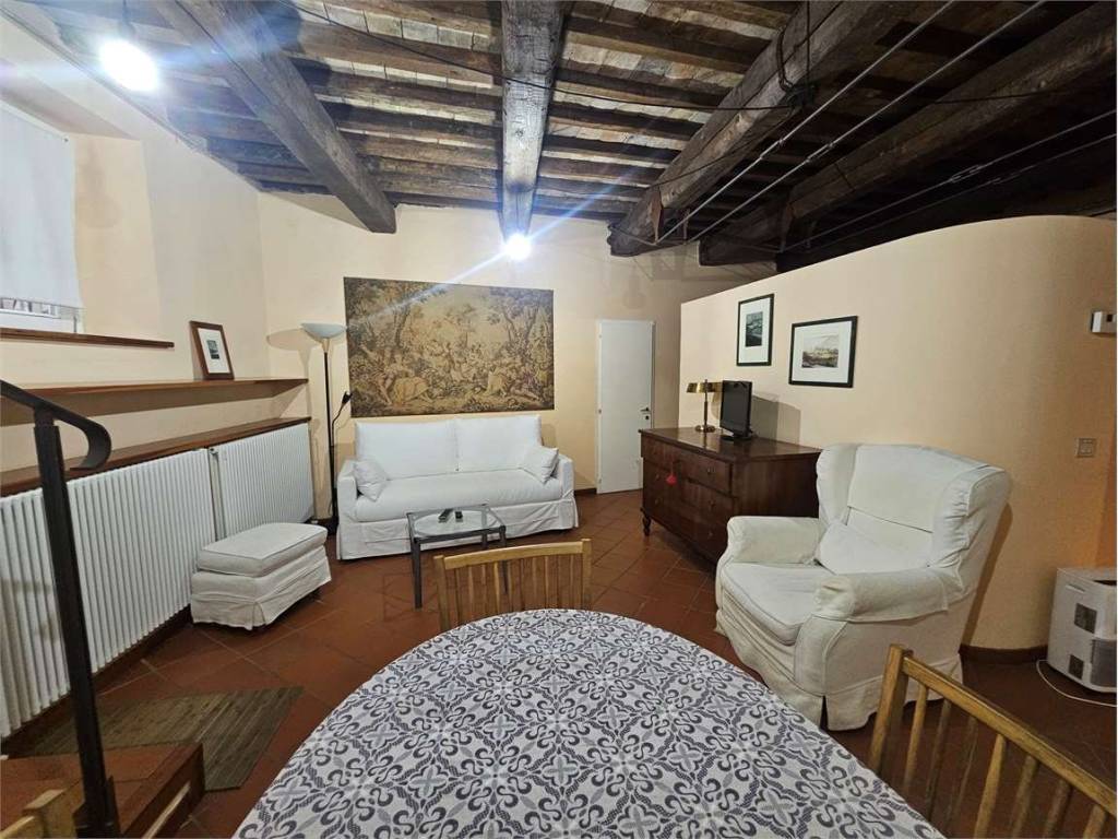 Appartamento a Urbino in PIAZZA DELLA REPUBBLICA, 1 - Foto 3