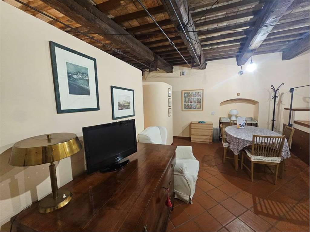 Appartamento a Urbino in PIAZZA DELLA REPUBBLICA, 1 - Foto 4