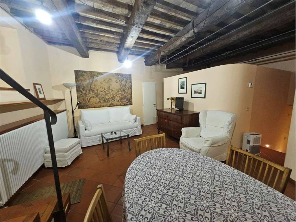 Appartamento a Urbino in PIAZZA DELLA REPUBBLICA, 1 - Foto 5