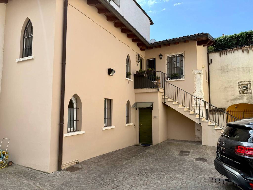 Appartamento a Rezzato in Piazza Rodolfo Vantini - Foto 2