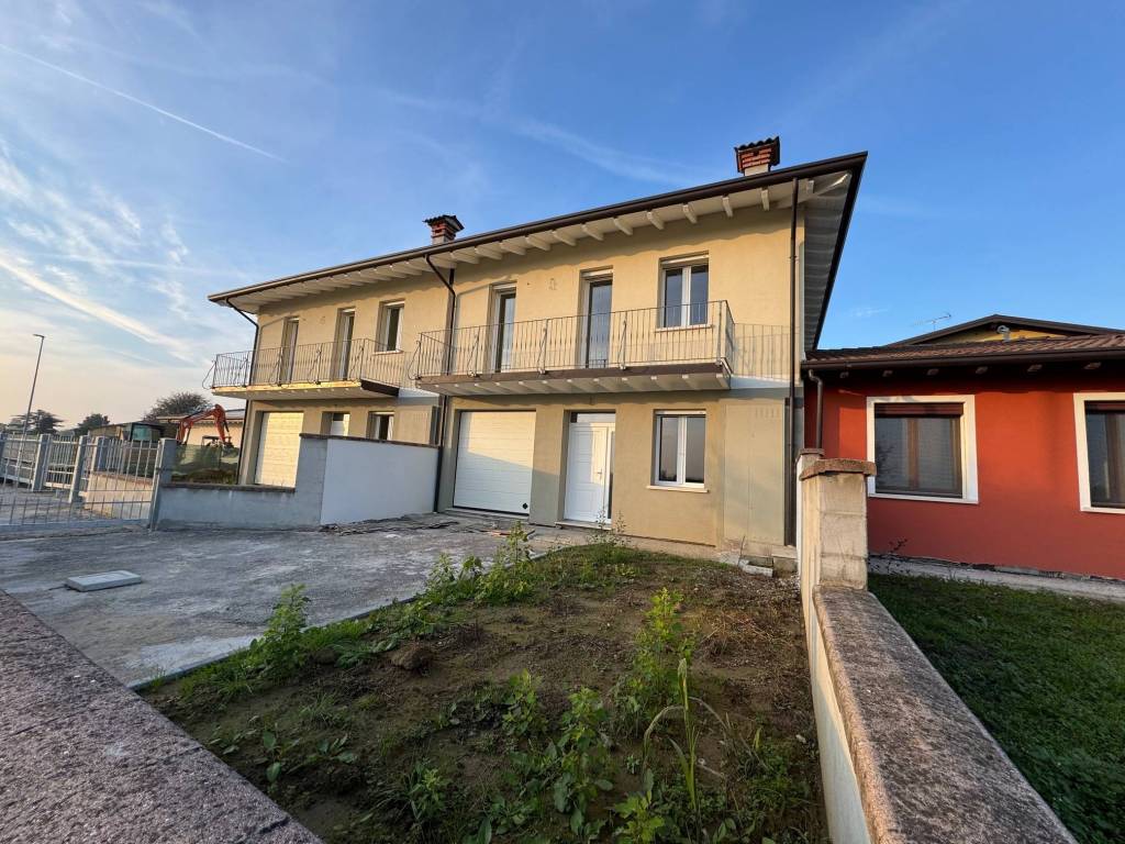 Villa a Casaloldo in Via Madre Teresa di Calcutta - Foto 2