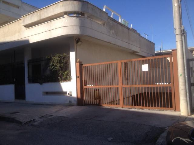 Box / garage a Francavilla fontana in Via Giovanni Pascoli - Foto 2