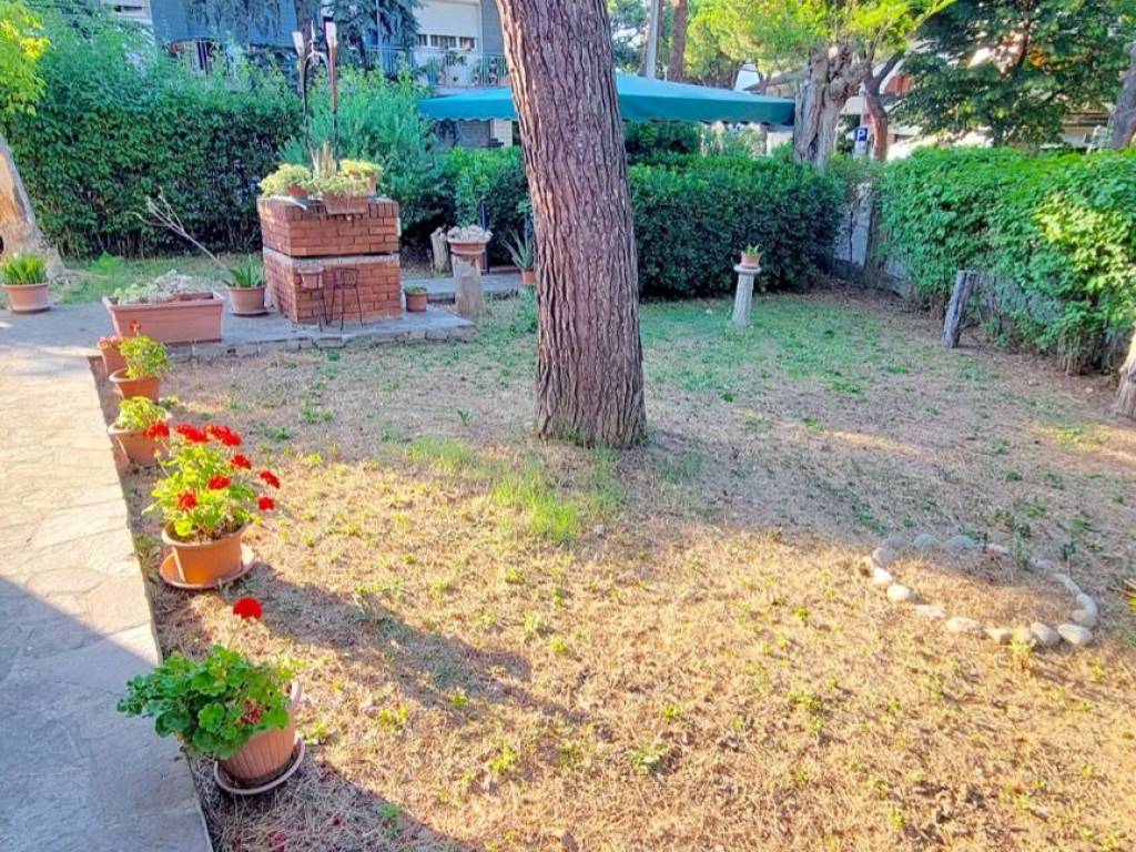 Palazzo / stabile a Riccione in Viale Abruzzi, 10 - Foto 3