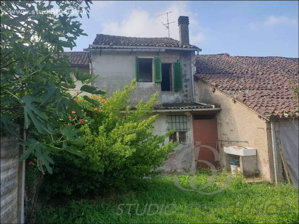 Villa a Pieve del cairo in Via Antonio Angeleri - Foto 2