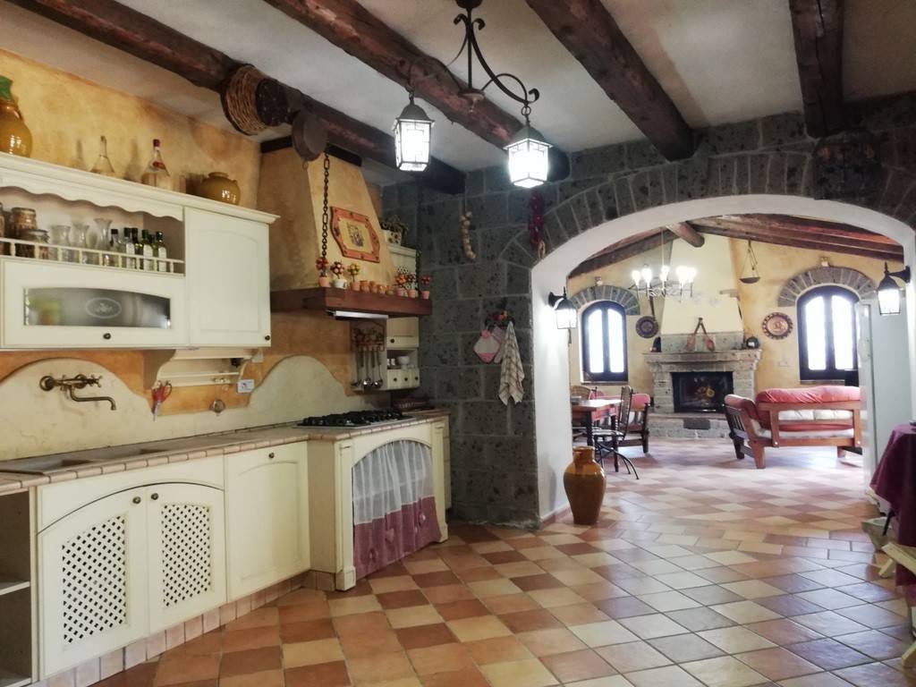 Villa a Caiazzo in Strada Seconda Vicinale Bosco, 1 - Foto 2