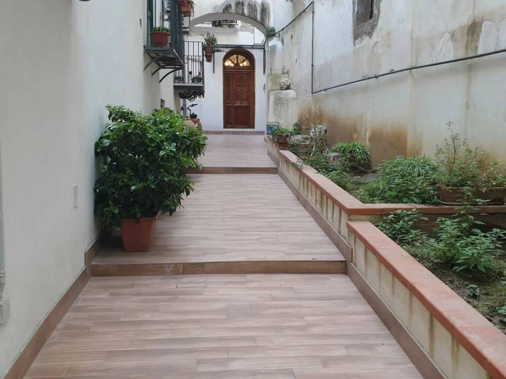 Appartamento a Salerno in Via delle Botteghelle - Foto 3
