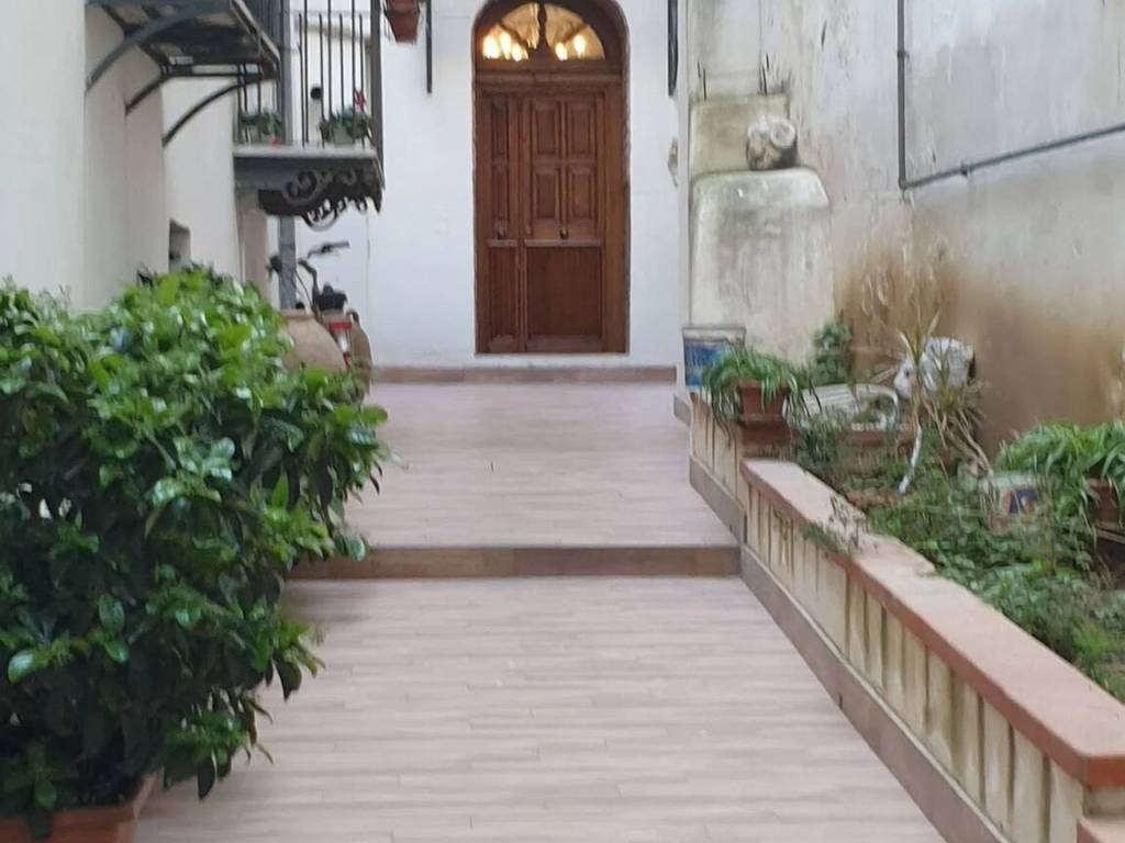 Appartamento a Salerno in Via delle Botteghelle - Foto 4
